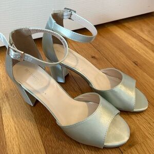 Dyeables Amaya Women’s Size 8 heels
